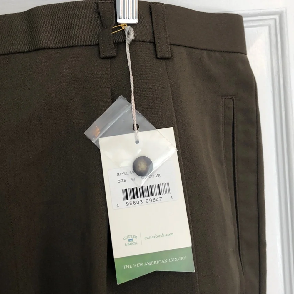 Cutter & Buck | NWT Olive Green Pleated Front Shorts📦